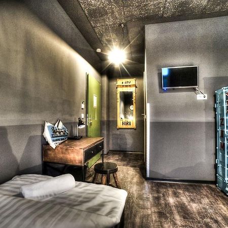 Hostel Am Bahnhof Зуль Экстерьер фото